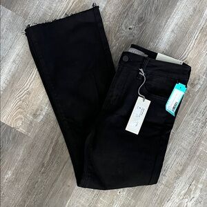 JUST USA | Salma Stretchy Cropped Flare Jean